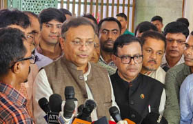 ”দেশকে বেনিয়াদের হাতে তুলে দিতে চায়”
