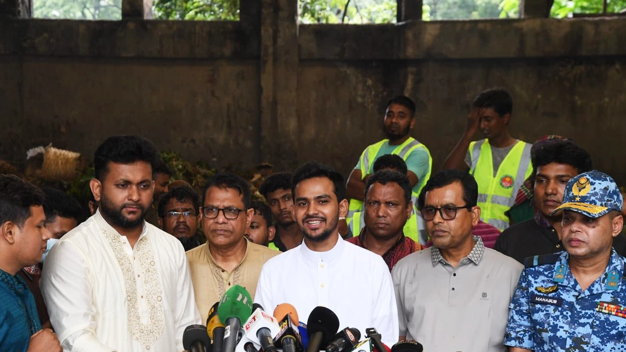 ১২ ঘণ্টার কম সময়ে পরিষ্কার ঢাকা:আসিফ