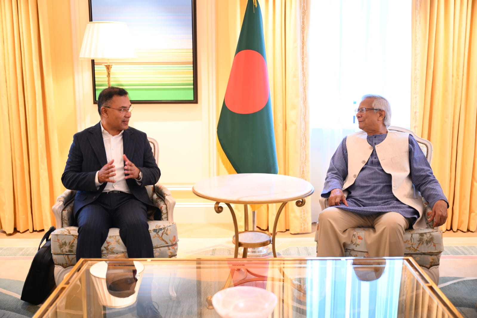 দেড় ঘণ্টা বৈঠক ড. ইউনূস-তারেক রহমানের
