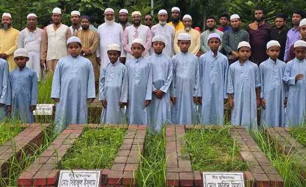 কসবা শহীদ স্মৃতি সমাধিতে জামায়াত প্রার্থী গণসংযোগ