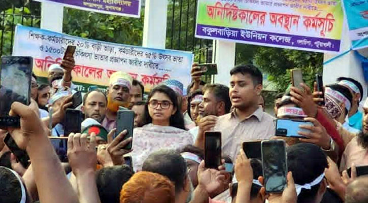 অনশনরত শিক্ষকদের পাশে হাসনাত ও জারা