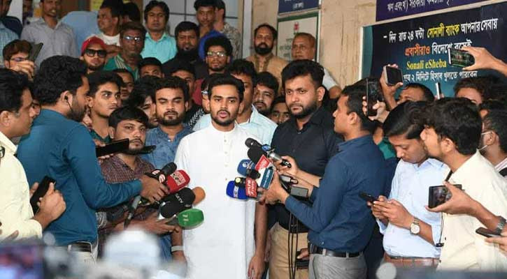 ঢাকা থেকে নির্বাচন  করবেন আসিফ ঢাকা মাহমুদ