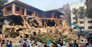 ধানমন্ডি ৩২-এ উত্তেজনা: লাঠিপেটা