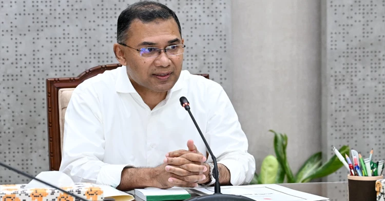 নেতাকর্মীদের পাশে চাইলেন প্রধানমন্ত্রী