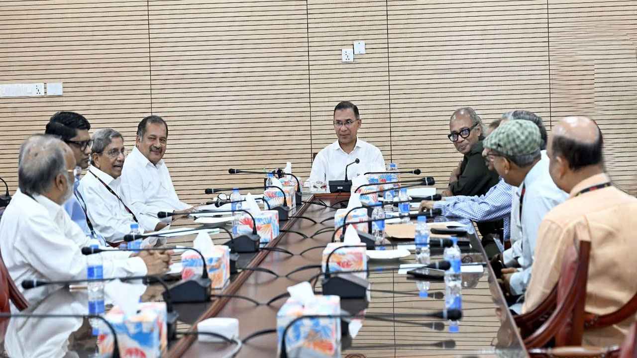 প্রধানমন্ত্রীর সঙ্গে সম্পাদক পরিষদের বৈঠক