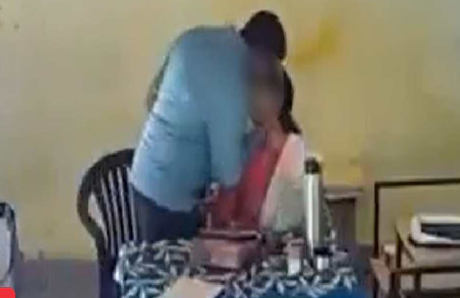 ক্লাসের মধ্যে শিক্ষিকাকে জড়িয়ে চুমু খেলেন শিক্ষক!