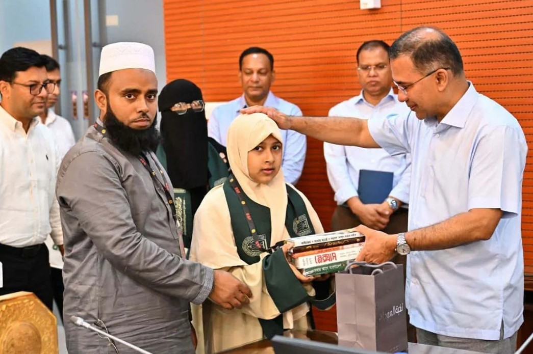 বিজয়ী হাফেজদের সংবর্ধনা দিলেন প্রধানমন্ত্রী