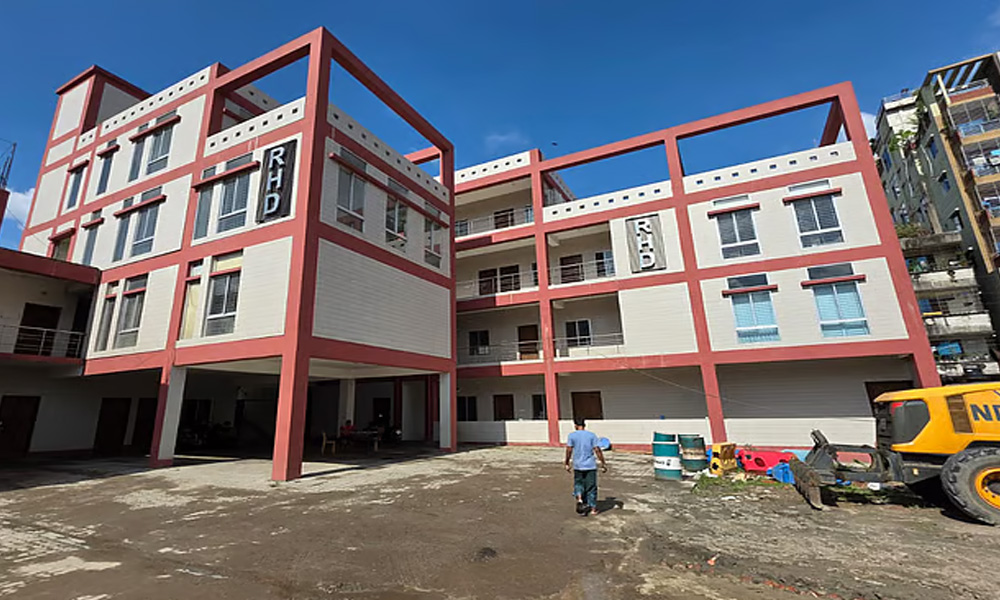 নারায়ণগঞ্জে সওজের ৭ কোটির কার্যালয় ,অফিস ঢাকায়